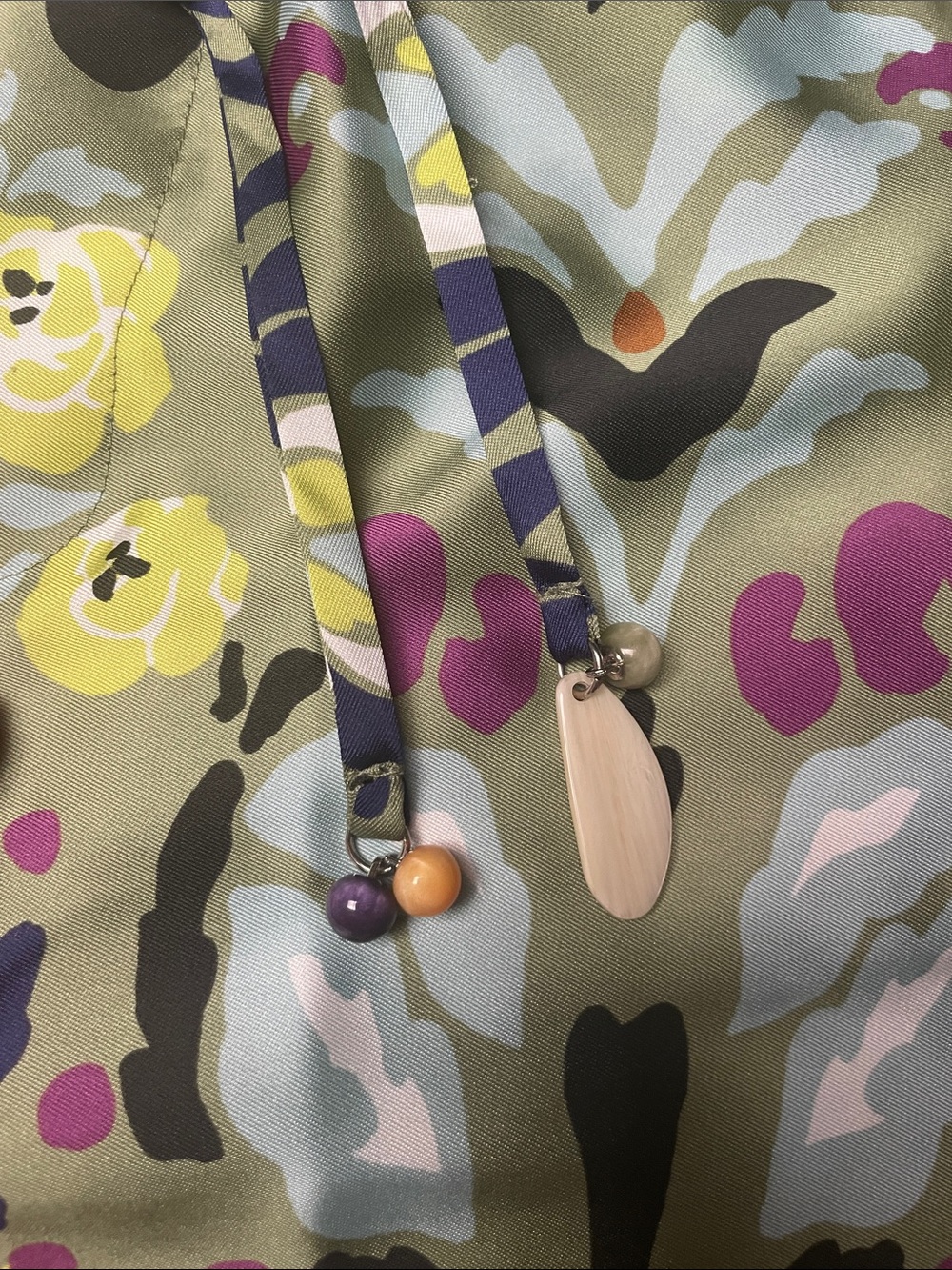 Zara Olive Green Floral Camouflage Satin flowy pants with Purple Accents - Picture 4 of 10